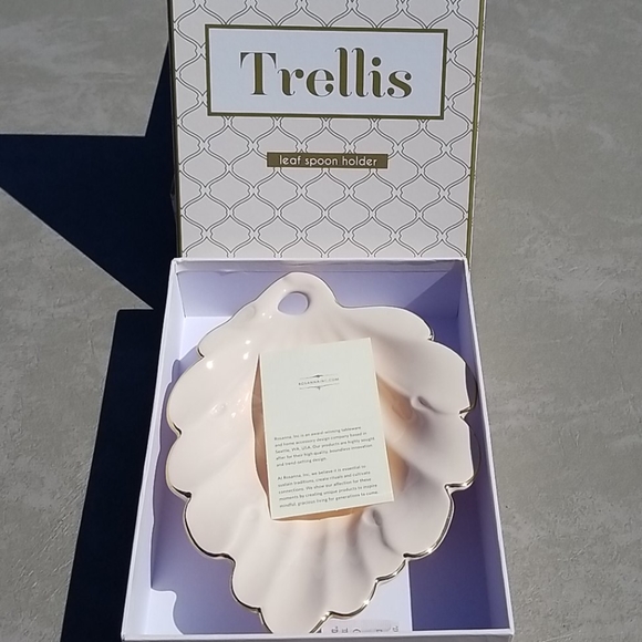 Trellis Leaf Scalloped Spoon Holder - Picture 4 of 8